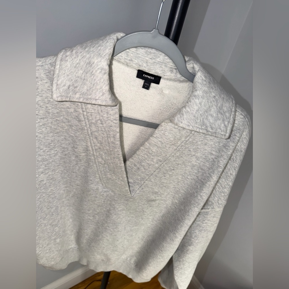 Express Relaxed V-Neck Fleece Polo Sweatshirt Size Women’s Small - Picture 8 of 9
